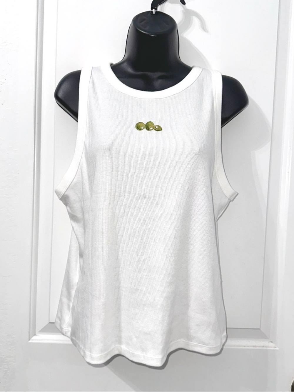 A New Day White Ribbed Tank with Green Olive Embroidery, size XXL